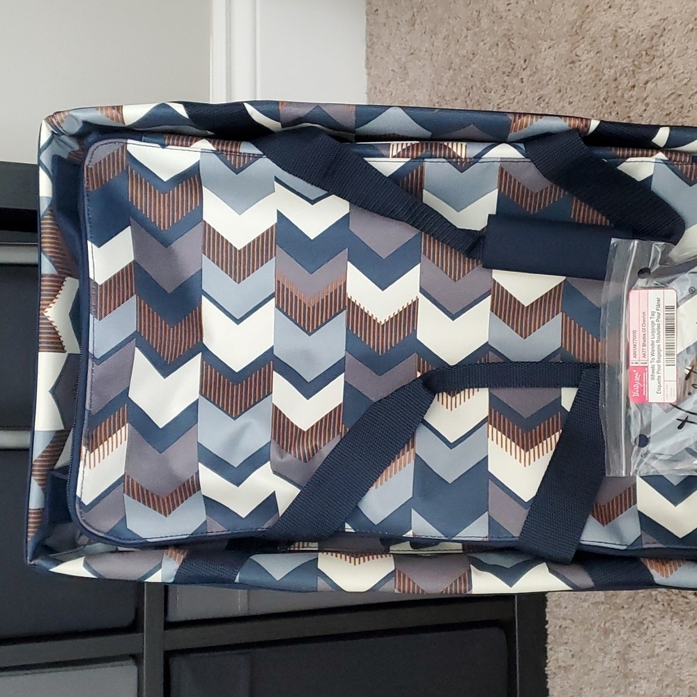Thirty-one Wheel to Wander Duffle